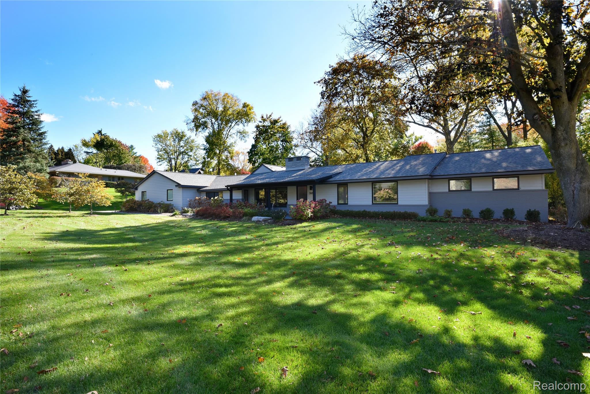 3885 Oakland Drive
