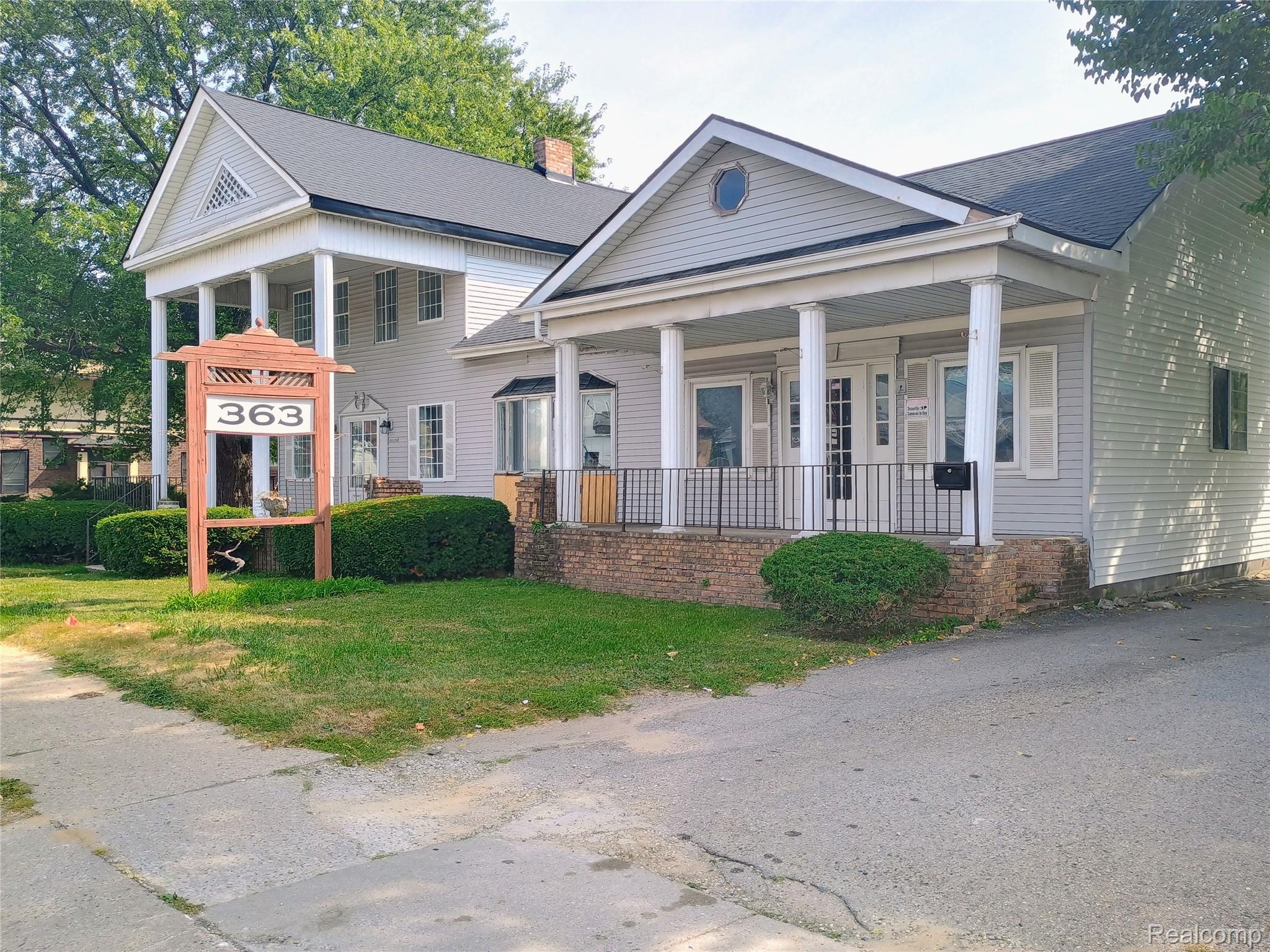 363 W Huron Street