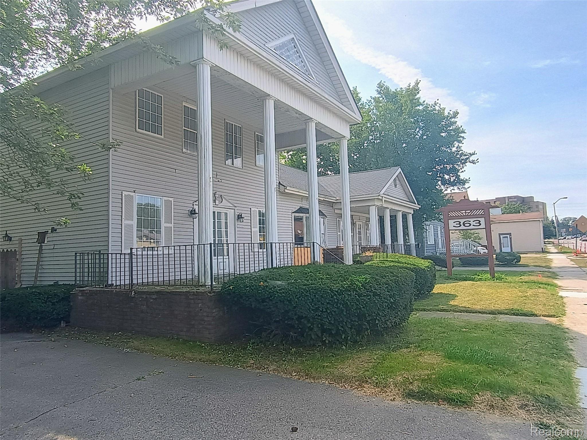 363 W Huron Street