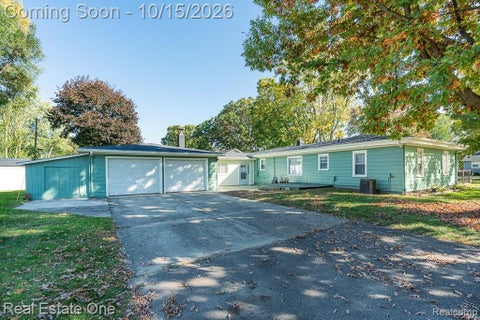 Tiny photo for 3984 Seeden Street, Waterford Charter Township, MI 48329 (MLS # 20261081705)