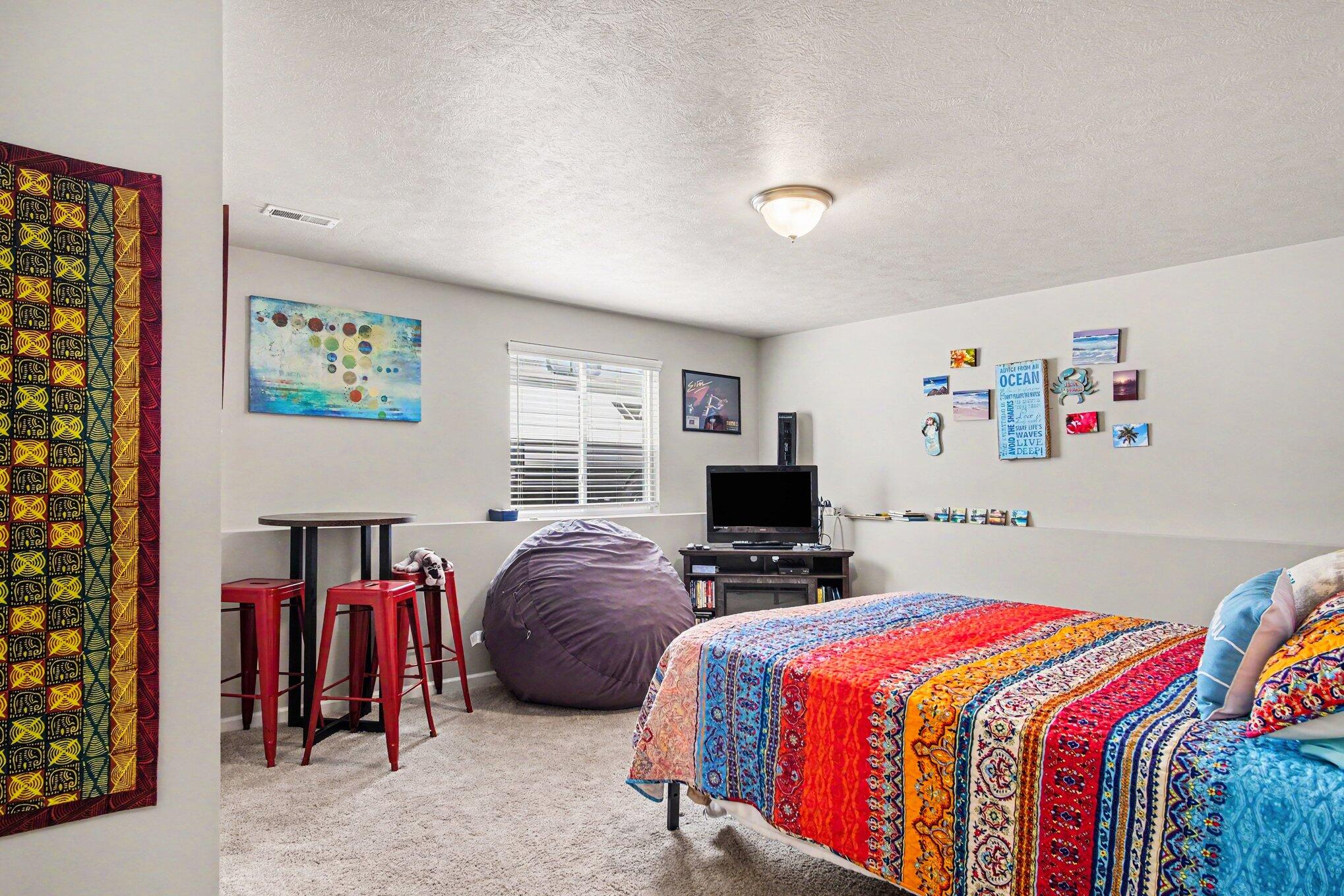 2006 Hillside Drive 8