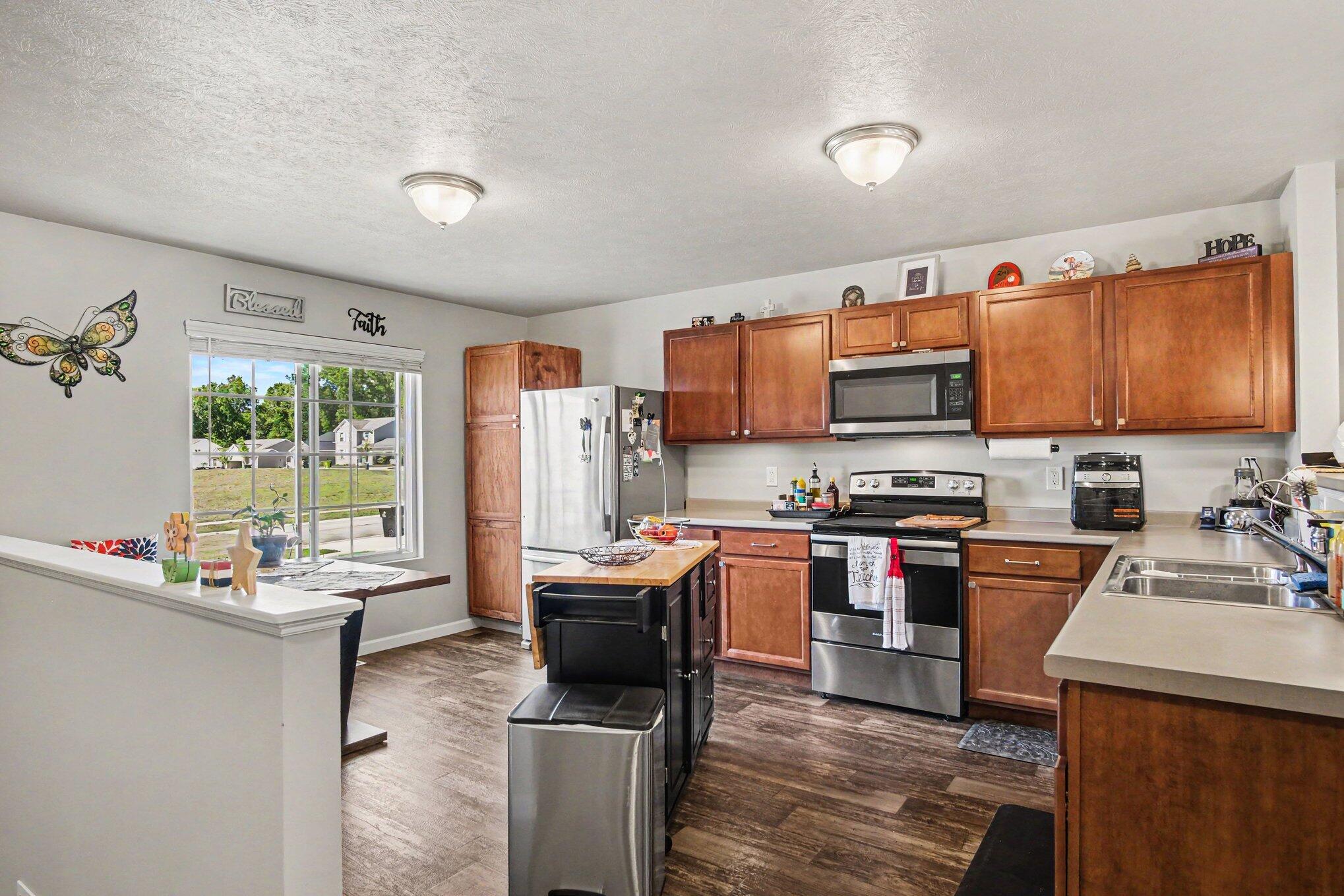 2006 Hillside Drive 8