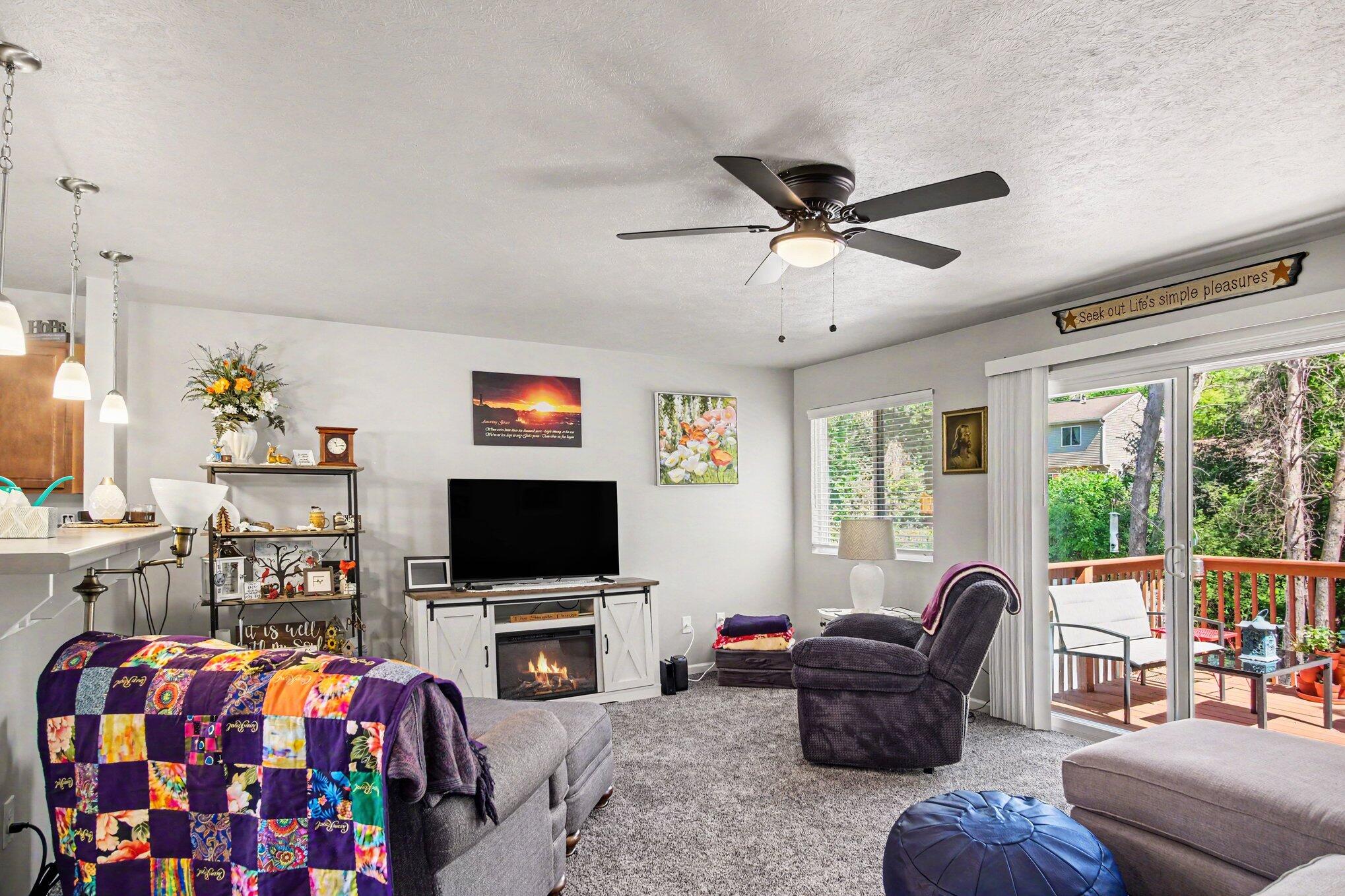 2006 Hillside Drive 8