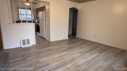 1403 E Maxlow Avenue