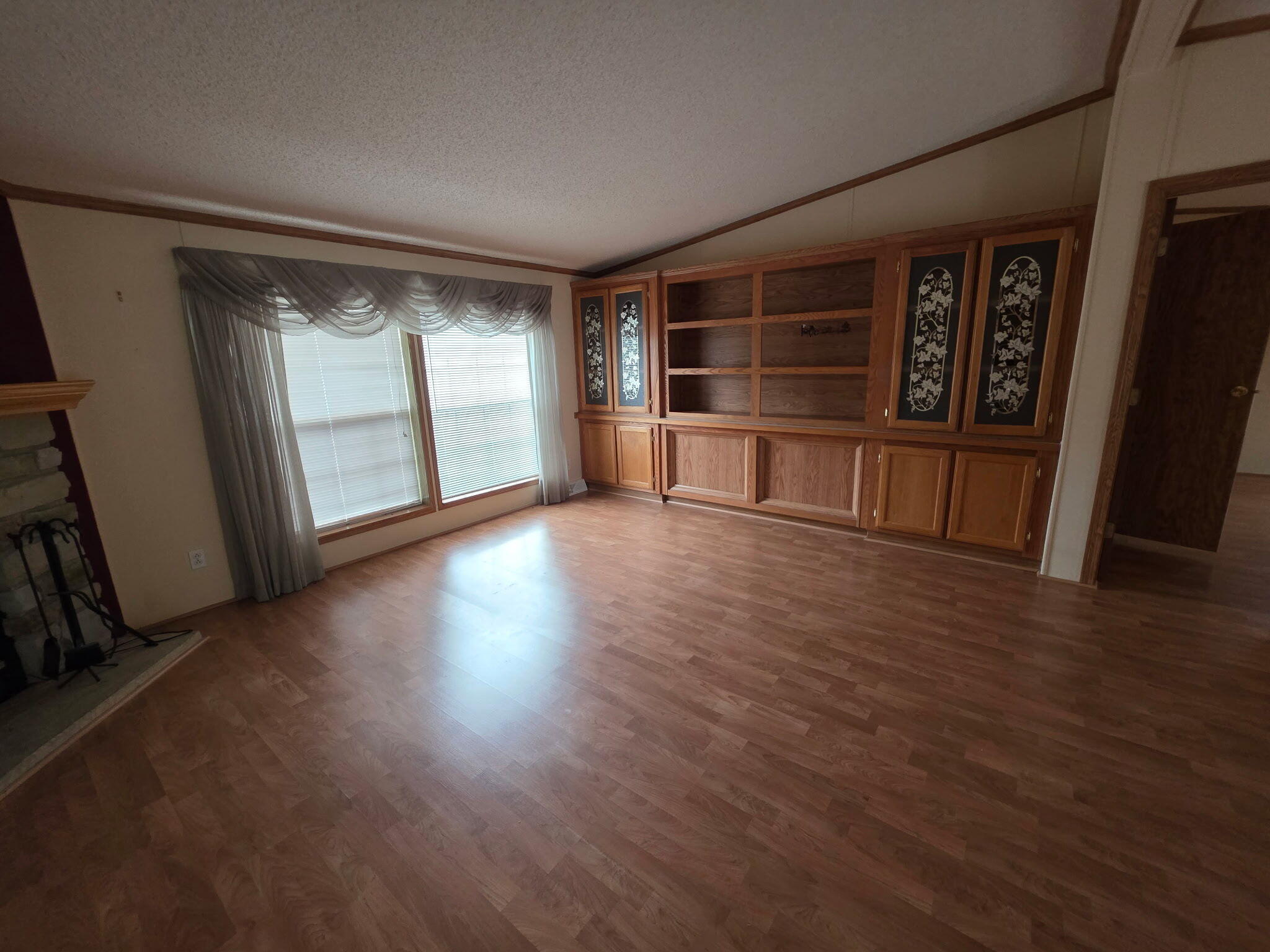 8959 Meadowview Drive