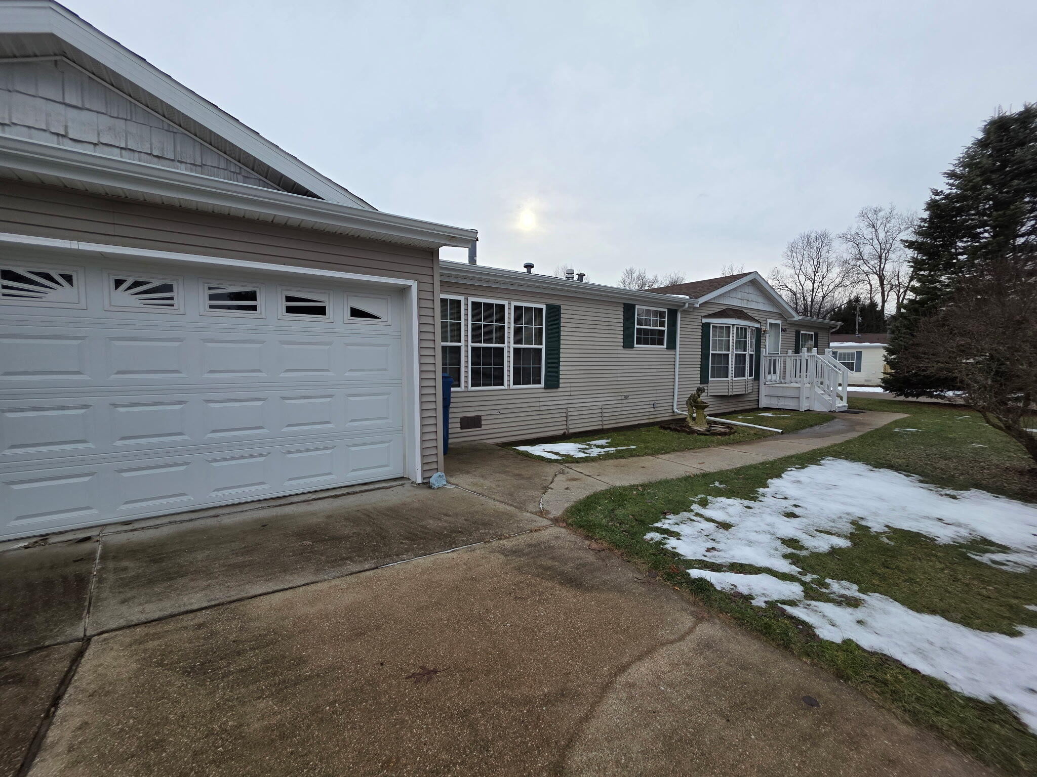 8959 Meadowview Drive