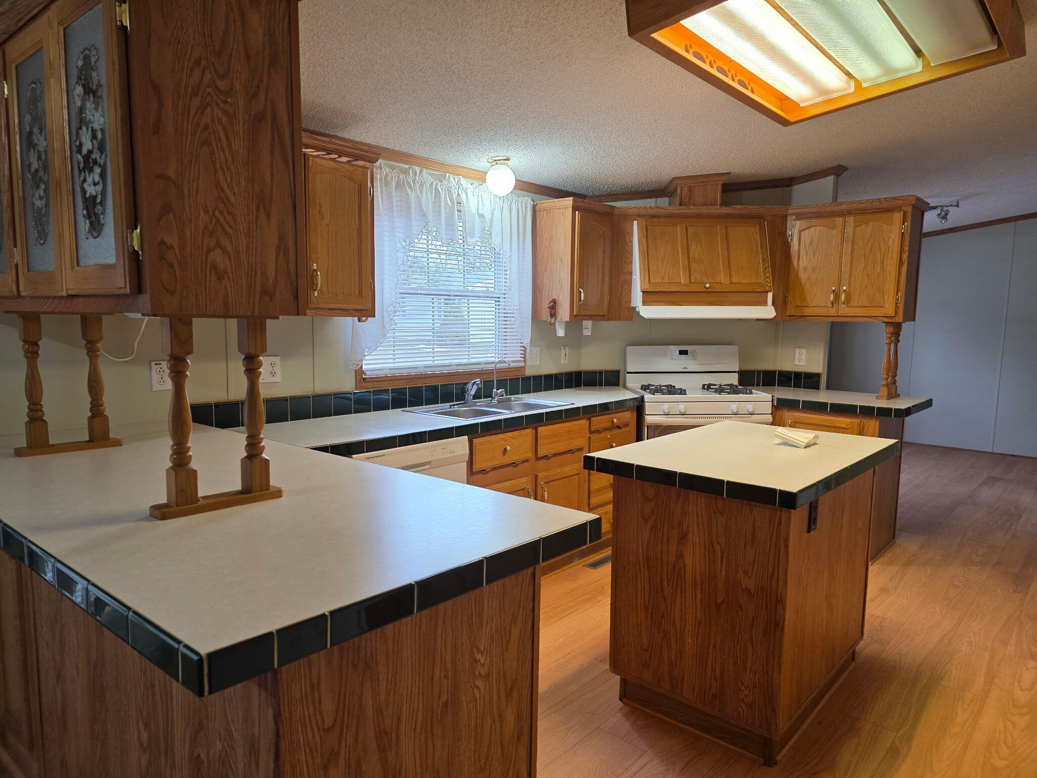 8959 Meadowview Drive