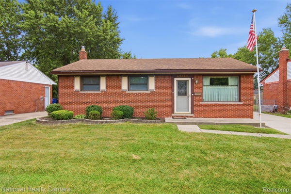 30469 GRANDVIEW AVE, WESTLAND, MI 48186 - Image e6b8a9c75820bc4a7fe77af2c9759d11/3807784758