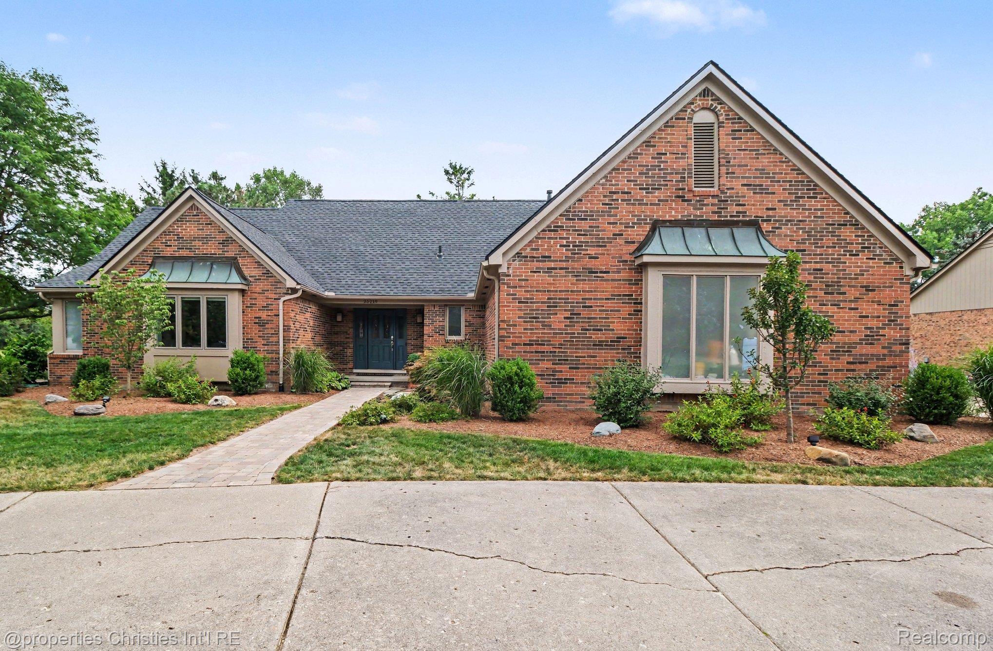 25219 Bridlepath Lane