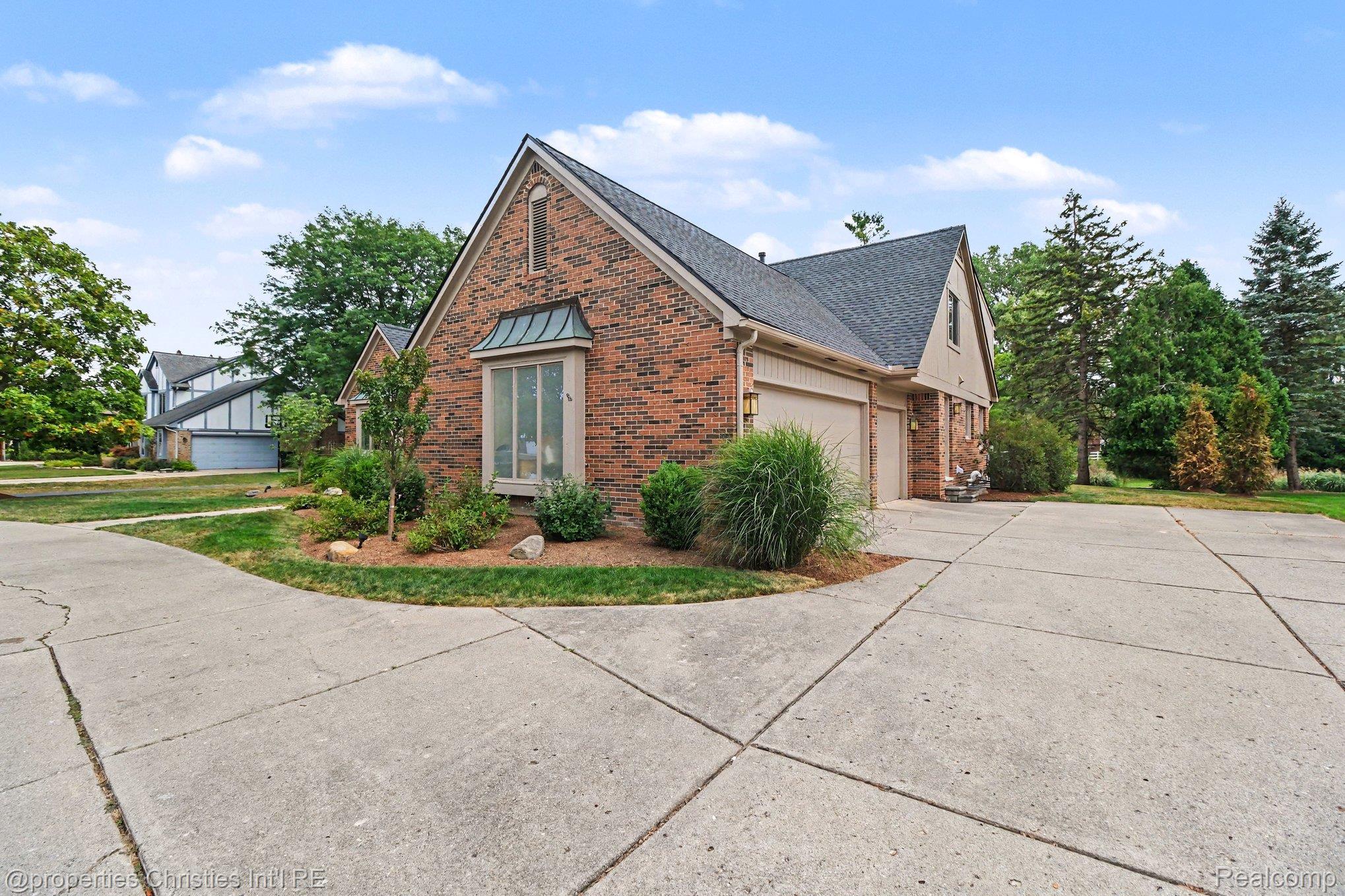 25219 Bridlepath Lane