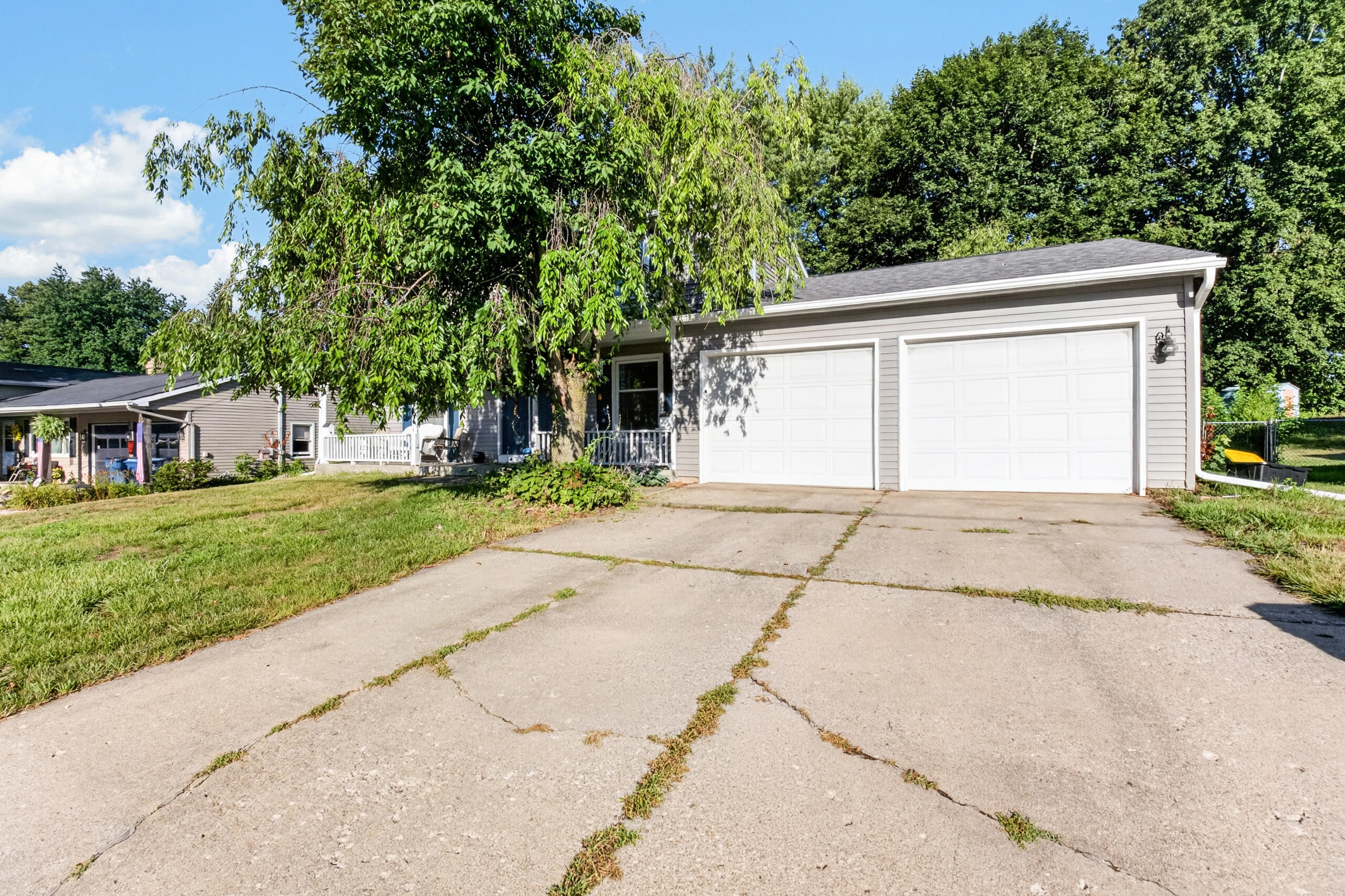 145 Lincolnwood Drive