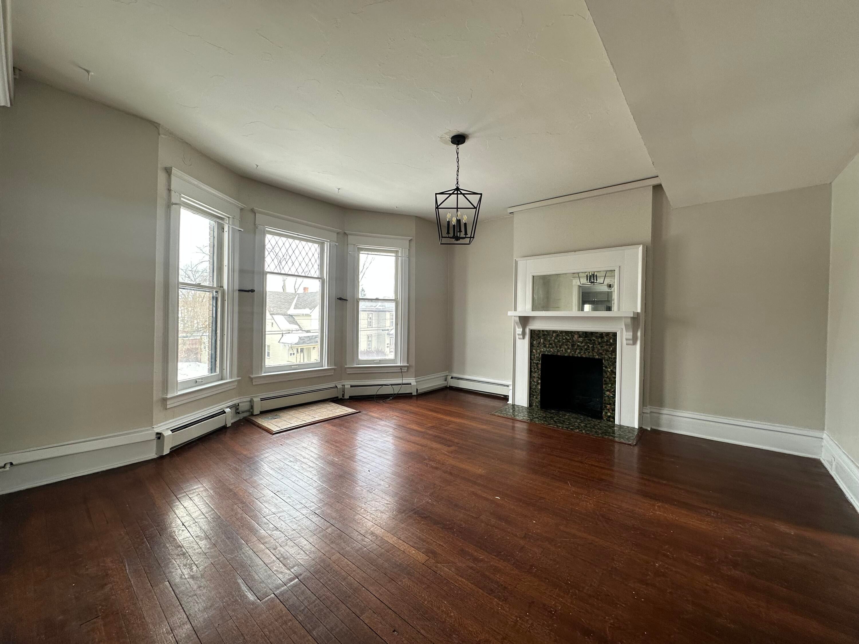 447 W Walnut Street