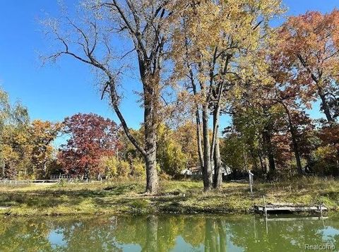 4120 Navarra Court White Lake Charter Township MI 48383