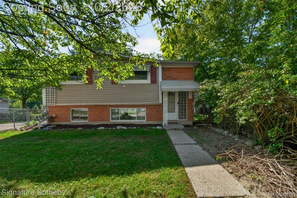 29215 BRETTON ST, LIVONIA, MI 48152 - Image e6cdc6cbb9fb3b0b0bb1c3c540f44eee/1282032436