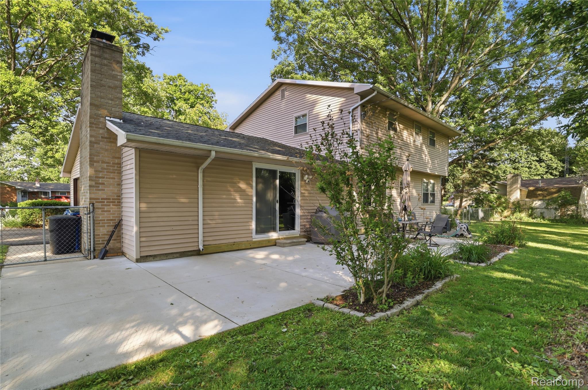 6218 McKenzie Drive