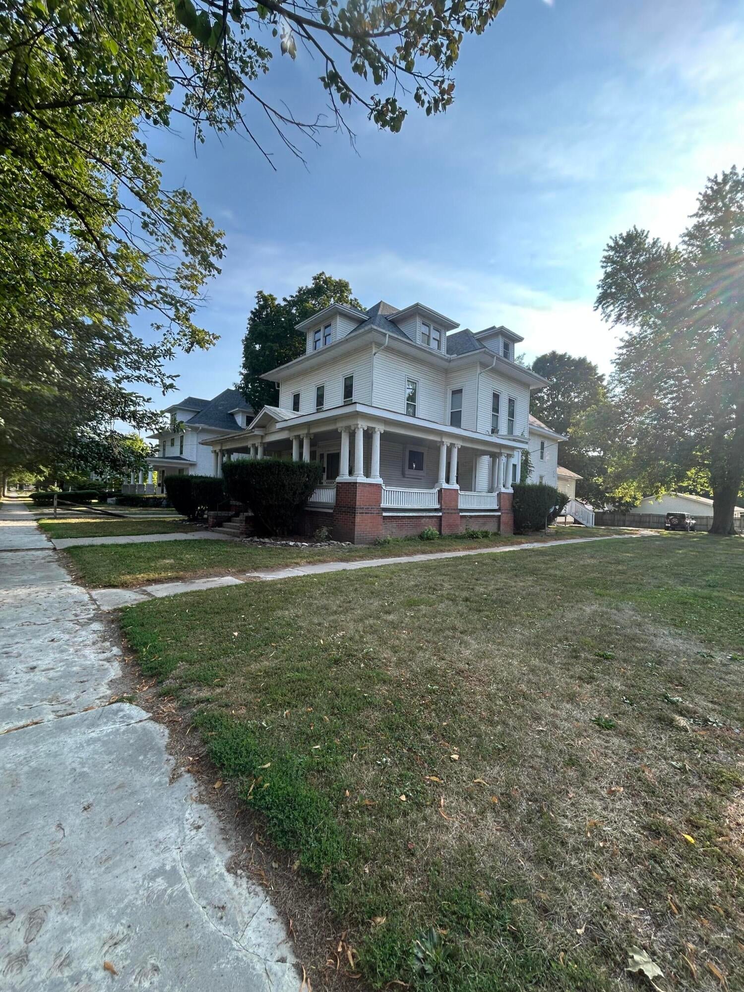 129 S East Street