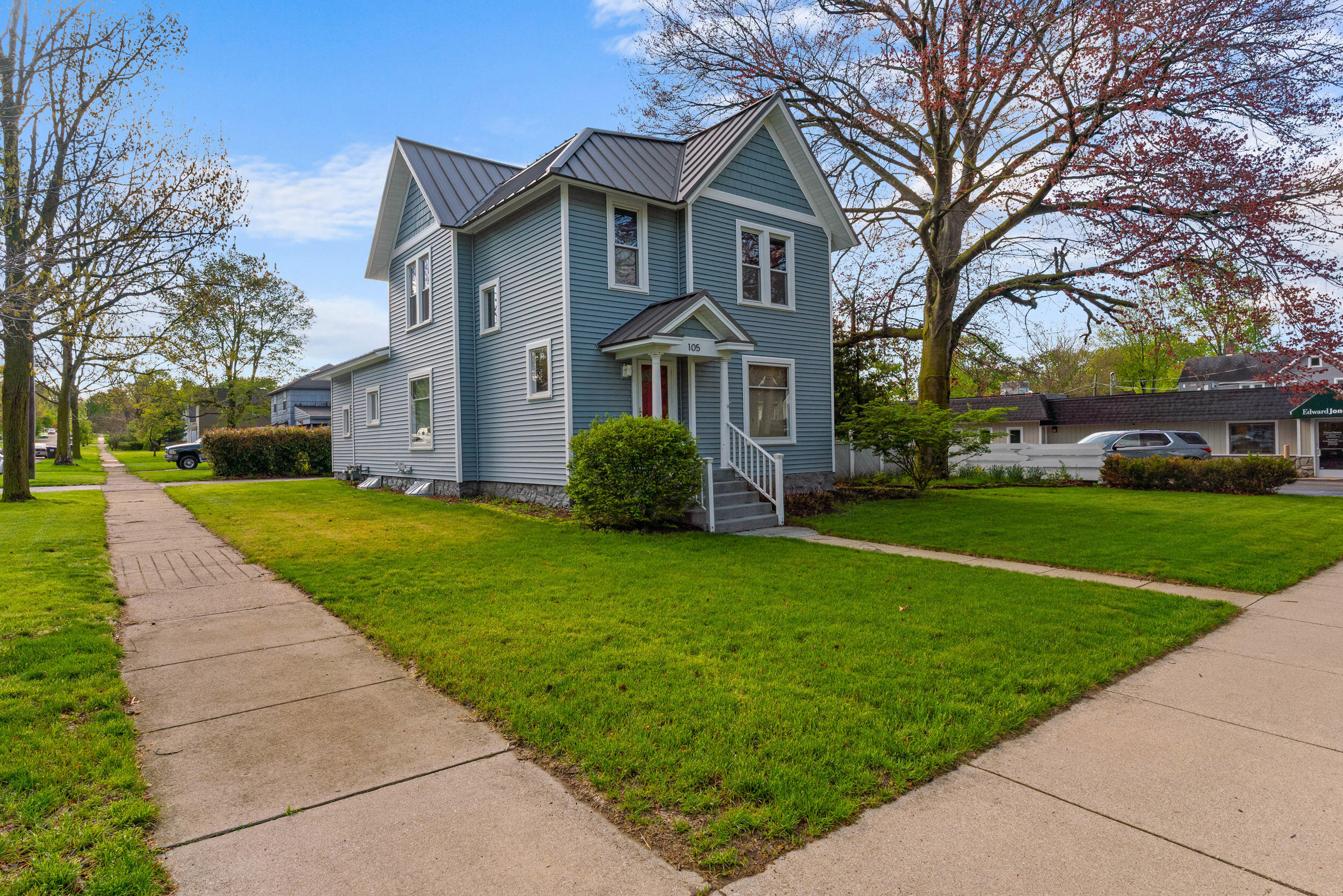 105 Hillsdale Street