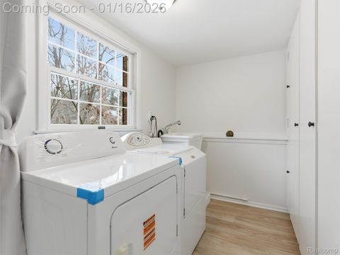 Tiny photo for 3227 Cairncross Drive, Oakland Charter Township, MI 48363 (MLS # 20261002325)