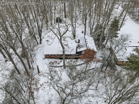 Tiny photo for 3227 Cairncross Drive, Oakland Charter Township, MI 48363 (MLS # 20261002325)