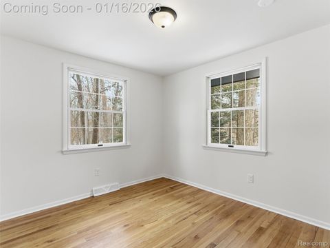 Tiny photo for 3227 Cairncross Drive, Oakland Charter Township, MI 48363 (MLS # 20261002325)