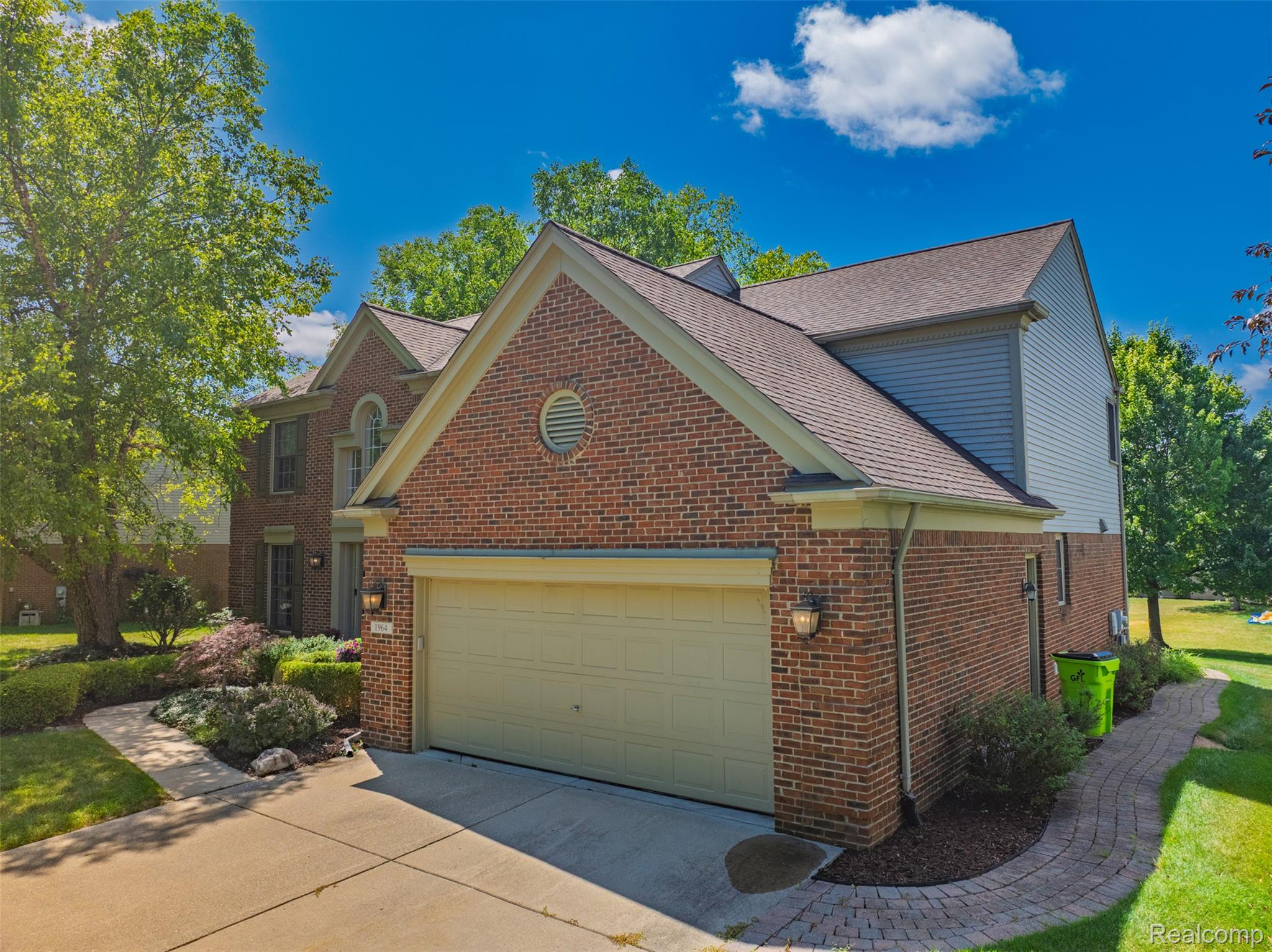 1964 Bloomfield Oaks Drive