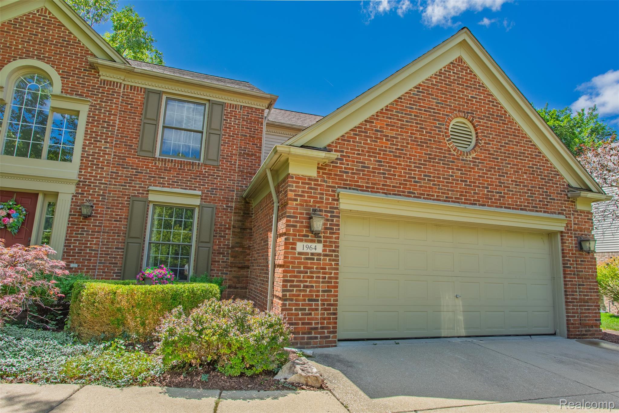 1964 Bloomfield Oaks Drive