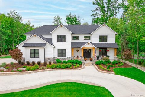 21907 WESTCROFT Drive Grosse Ile Township MI 48138