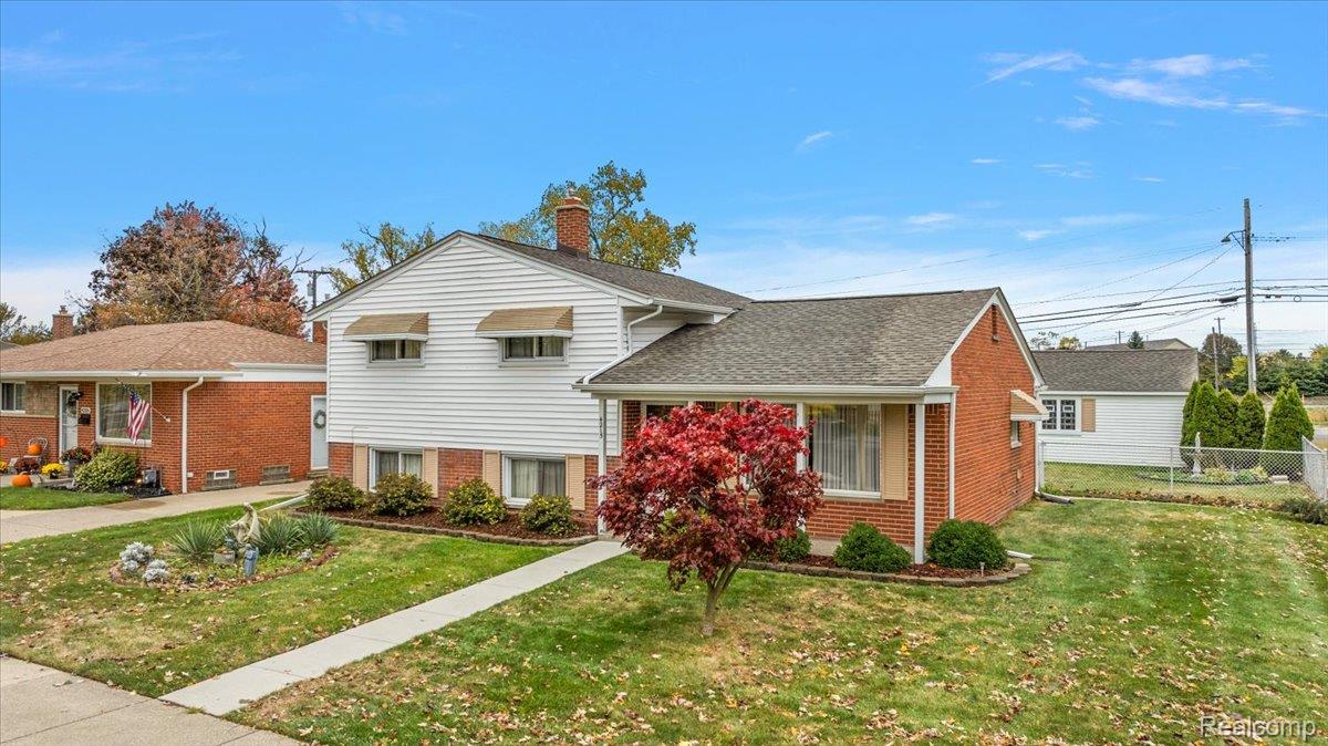 4215 Lexington Drive