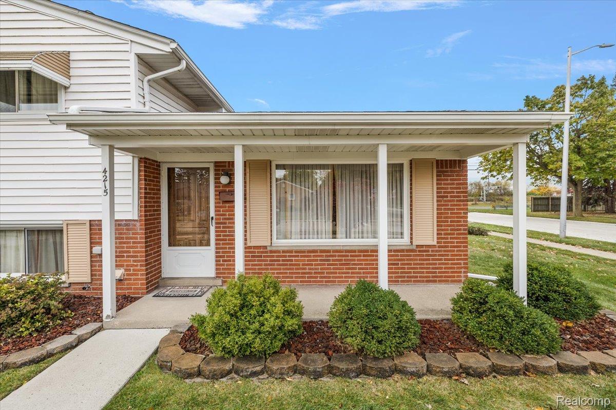 4215 Lexington Drive