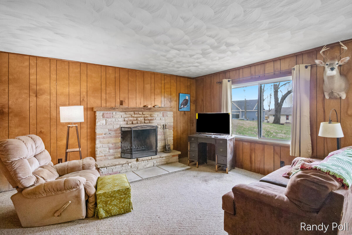 10116 Lakeshore Drive