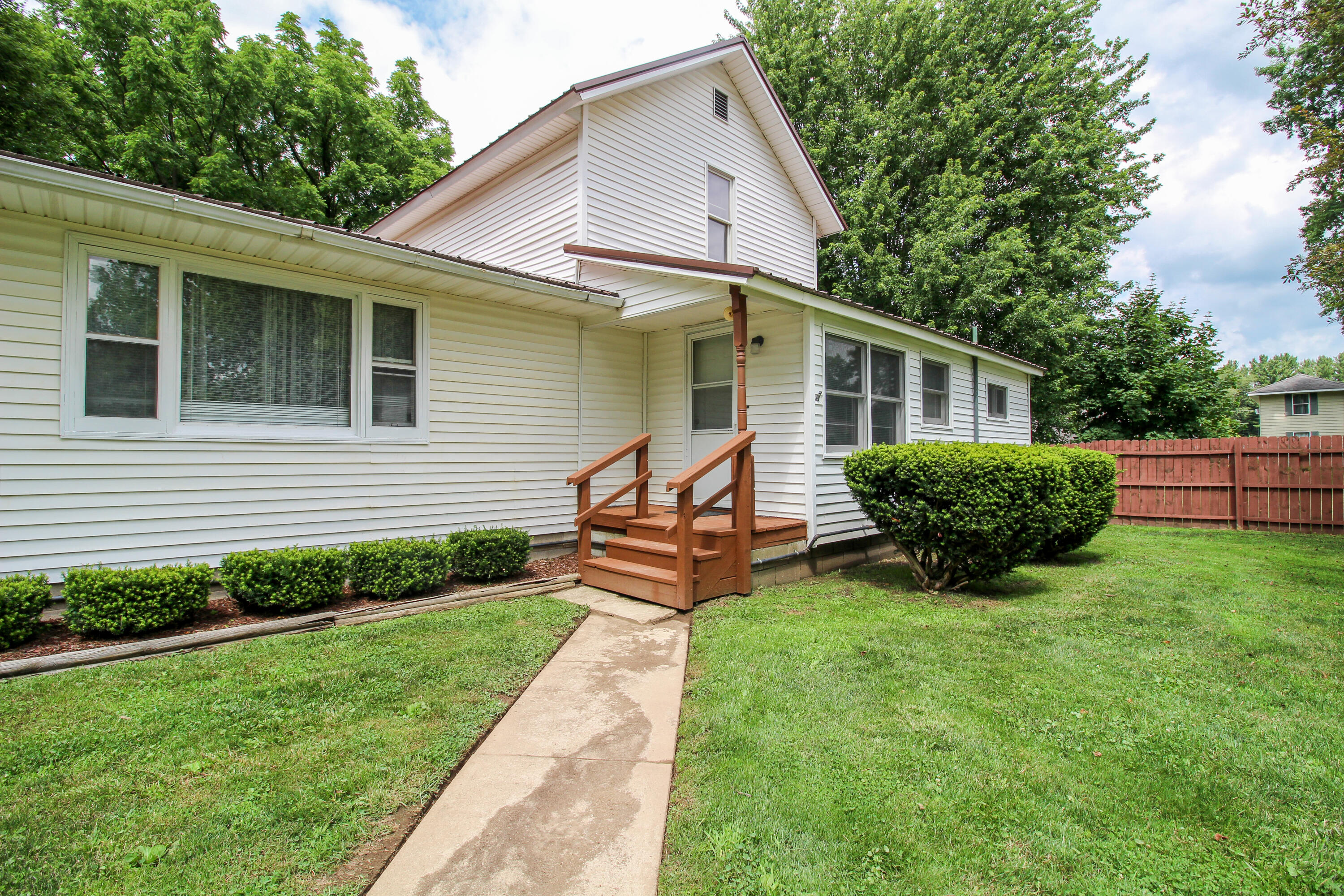 617 E Read Street