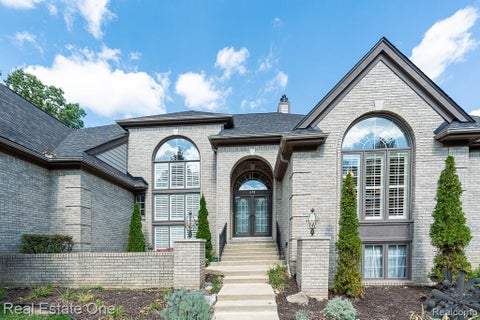 Photo of 670 Cherry Tree Lane, Rochester Hills City, MI 48306 (MLS # 20261078780)