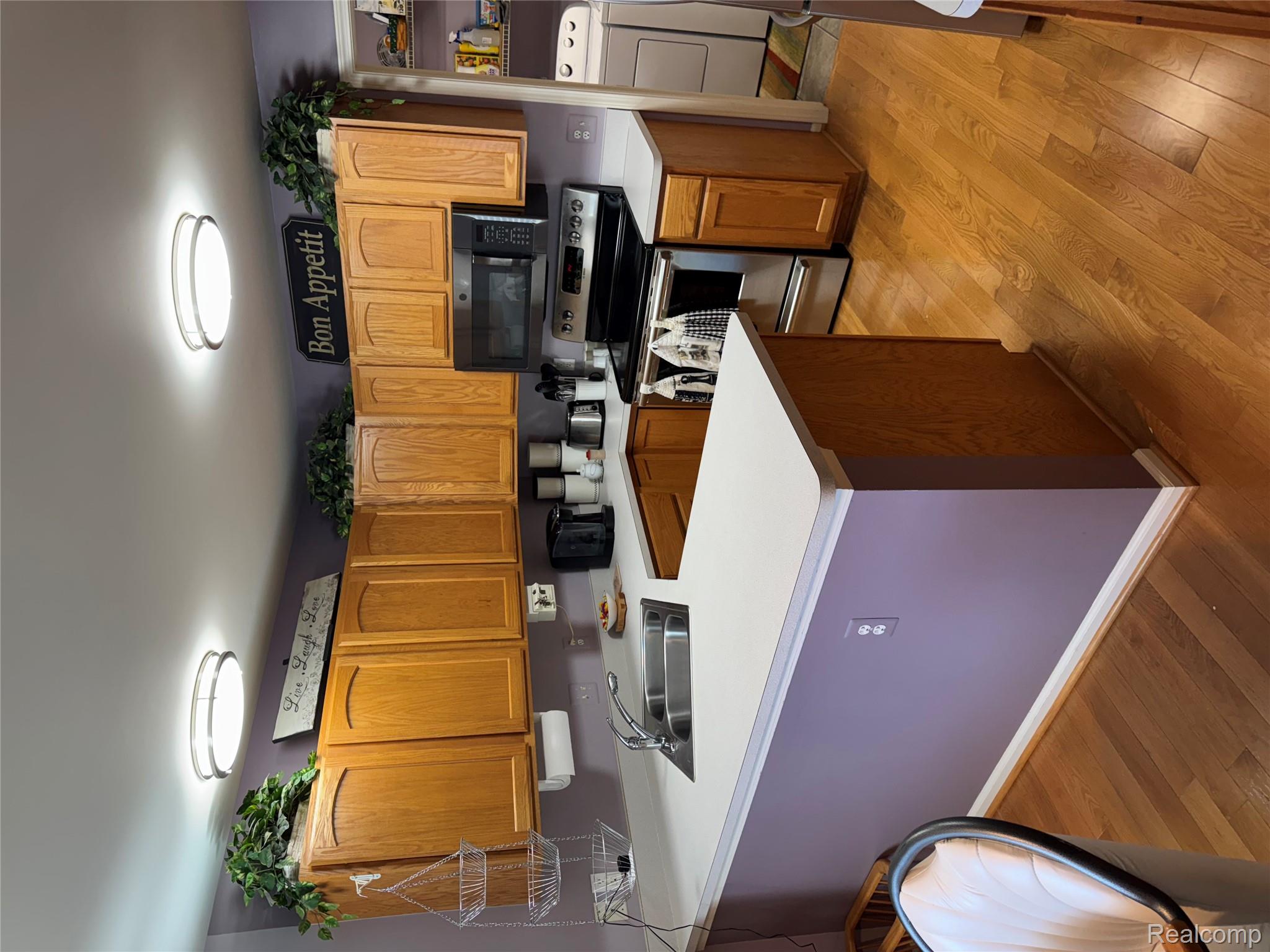 1017 Elmwood Drive 5