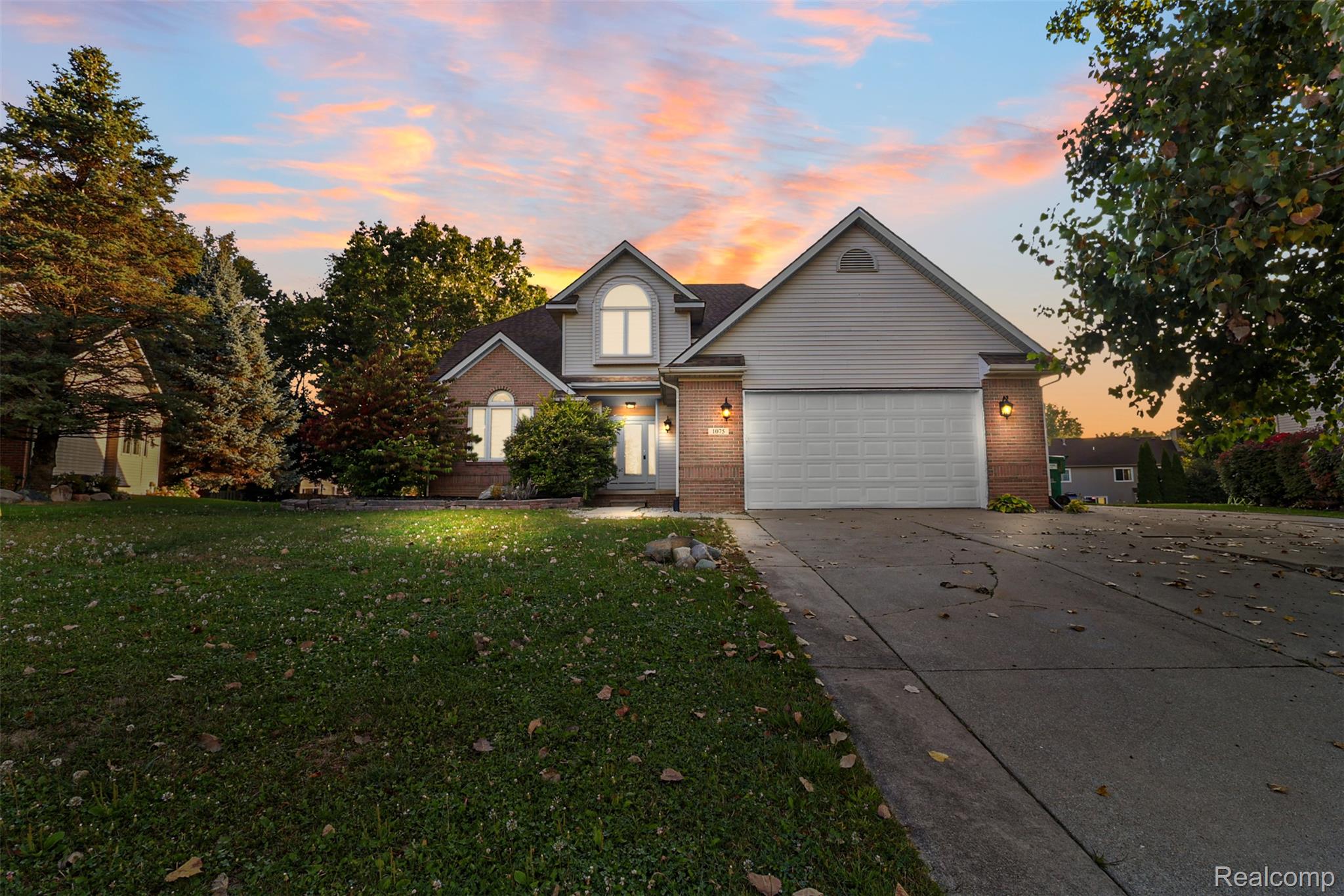 1075 Long Leaf Court