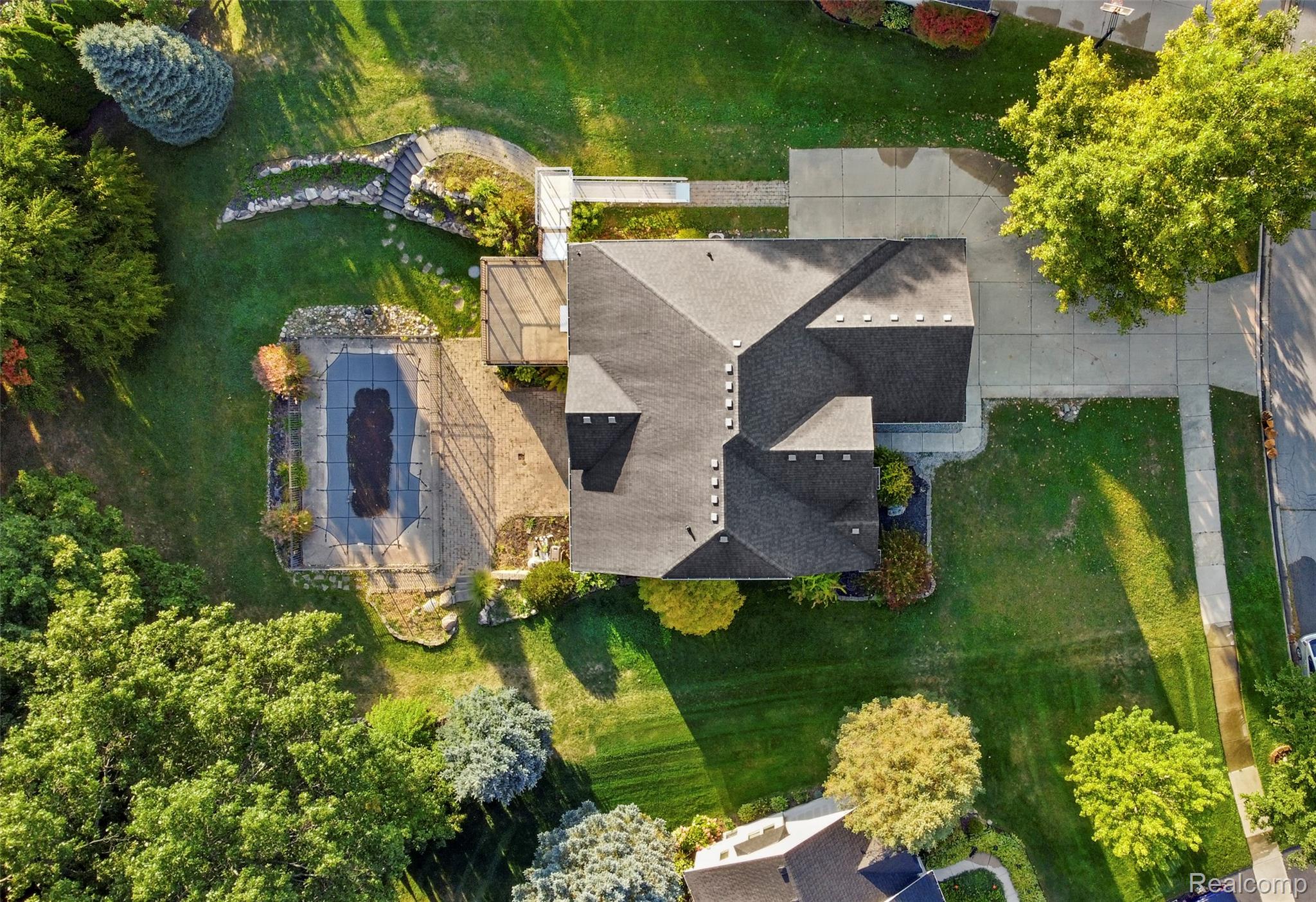 1075 Long Leaf Court