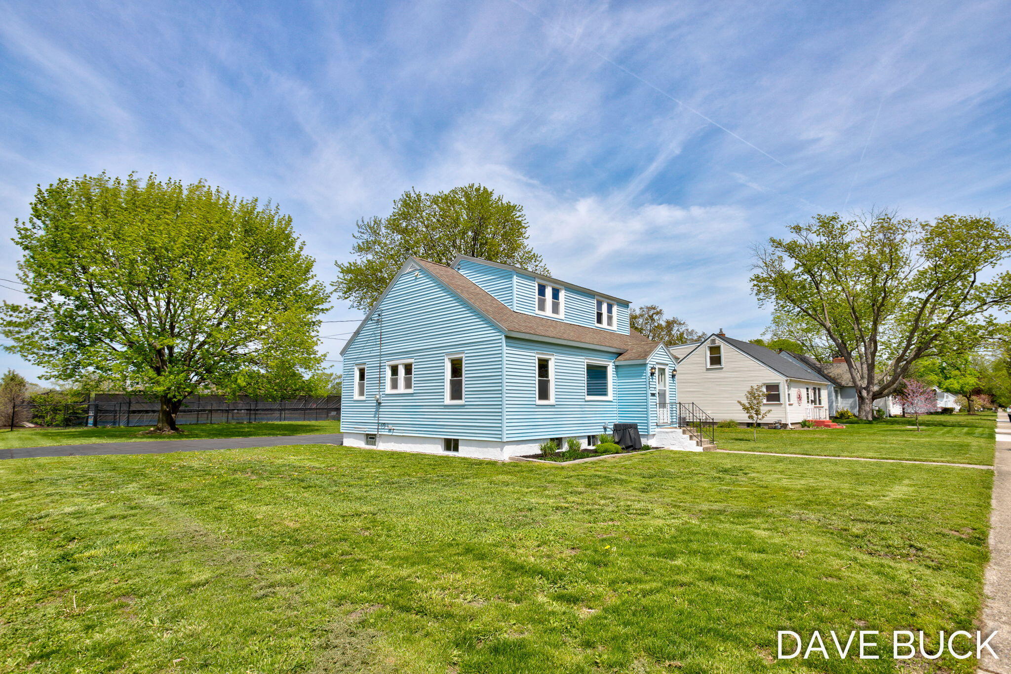 283 W 28th Street