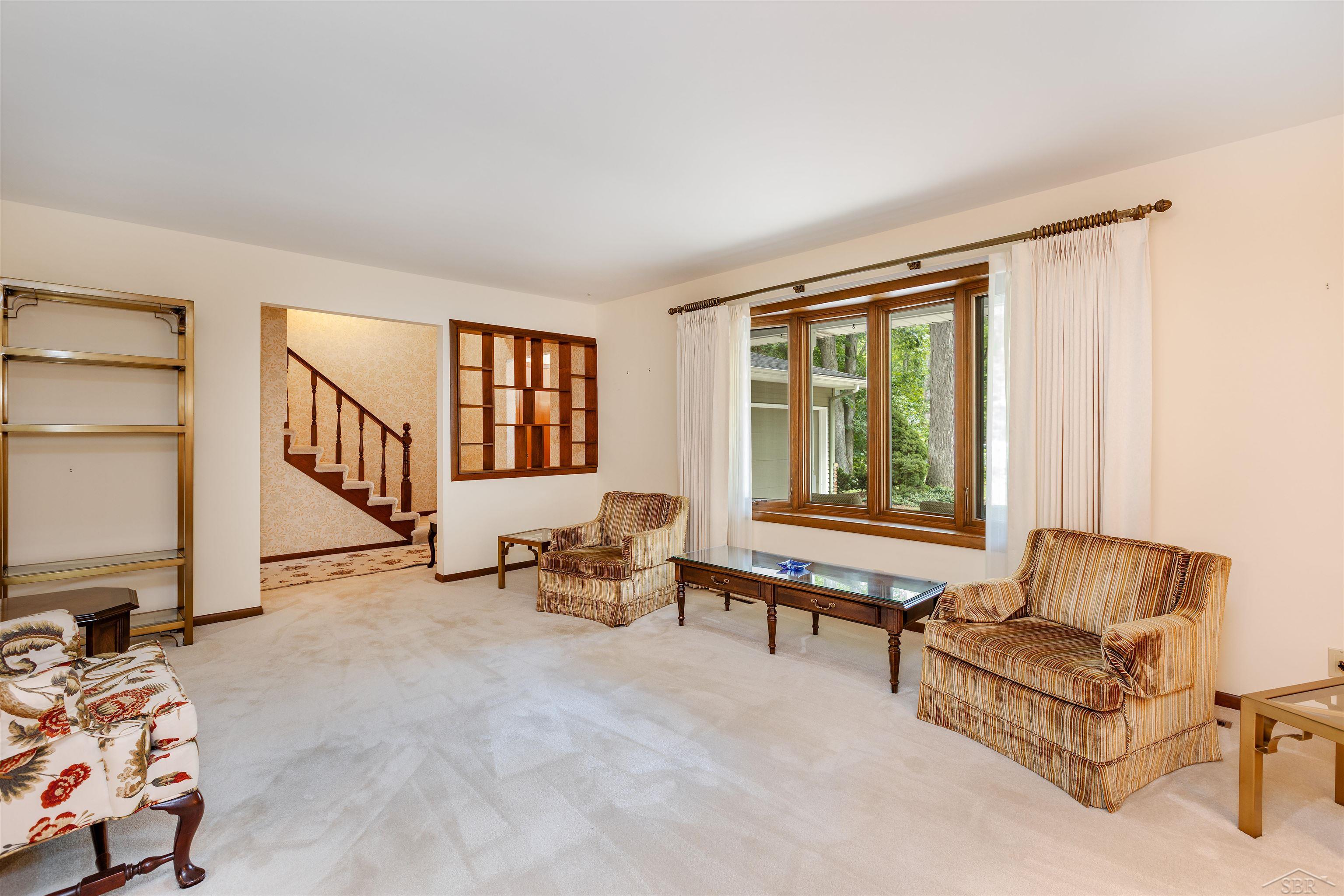 5 Robin Ct Court