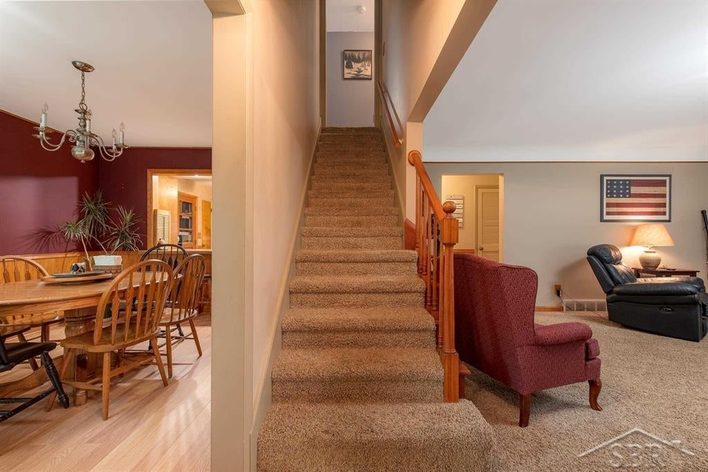 2255 Mayfield Road