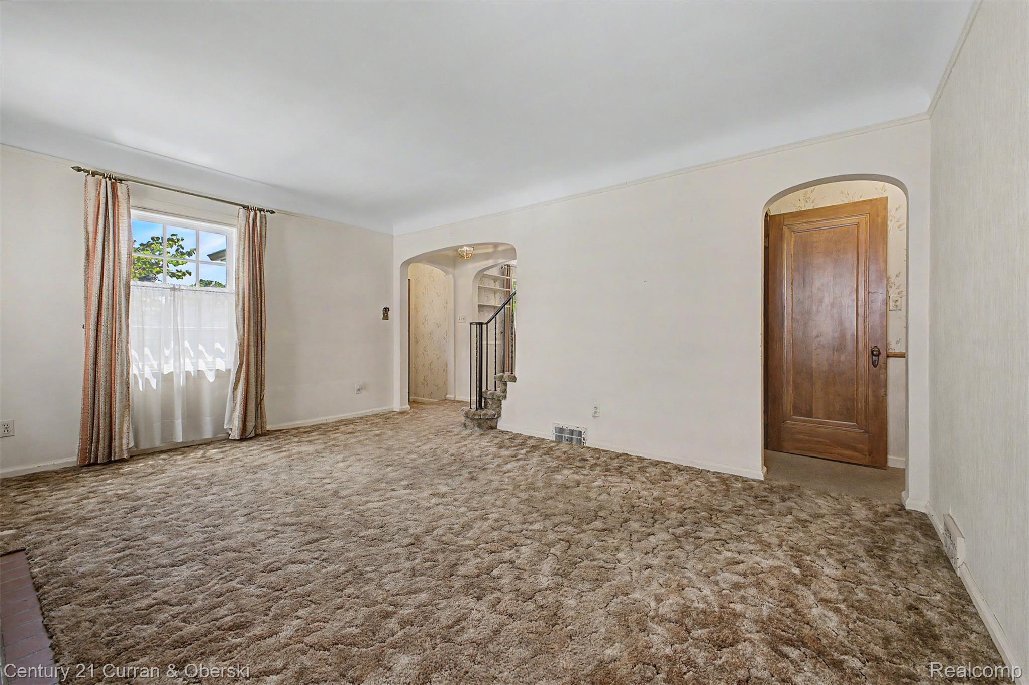 19036 Outer Drive