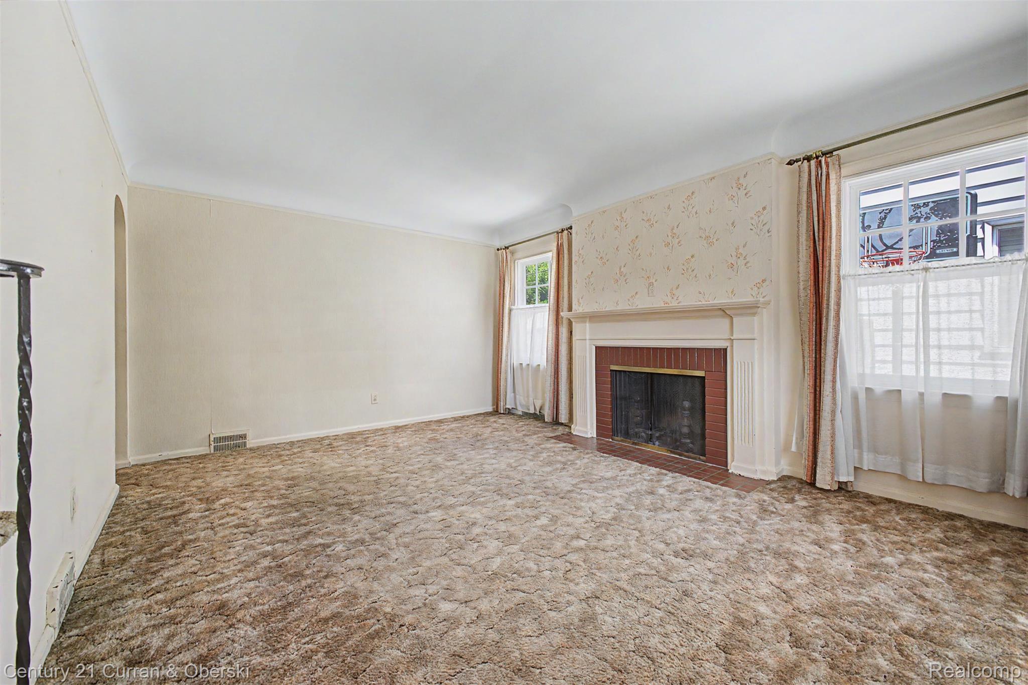 19036 Outer Drive