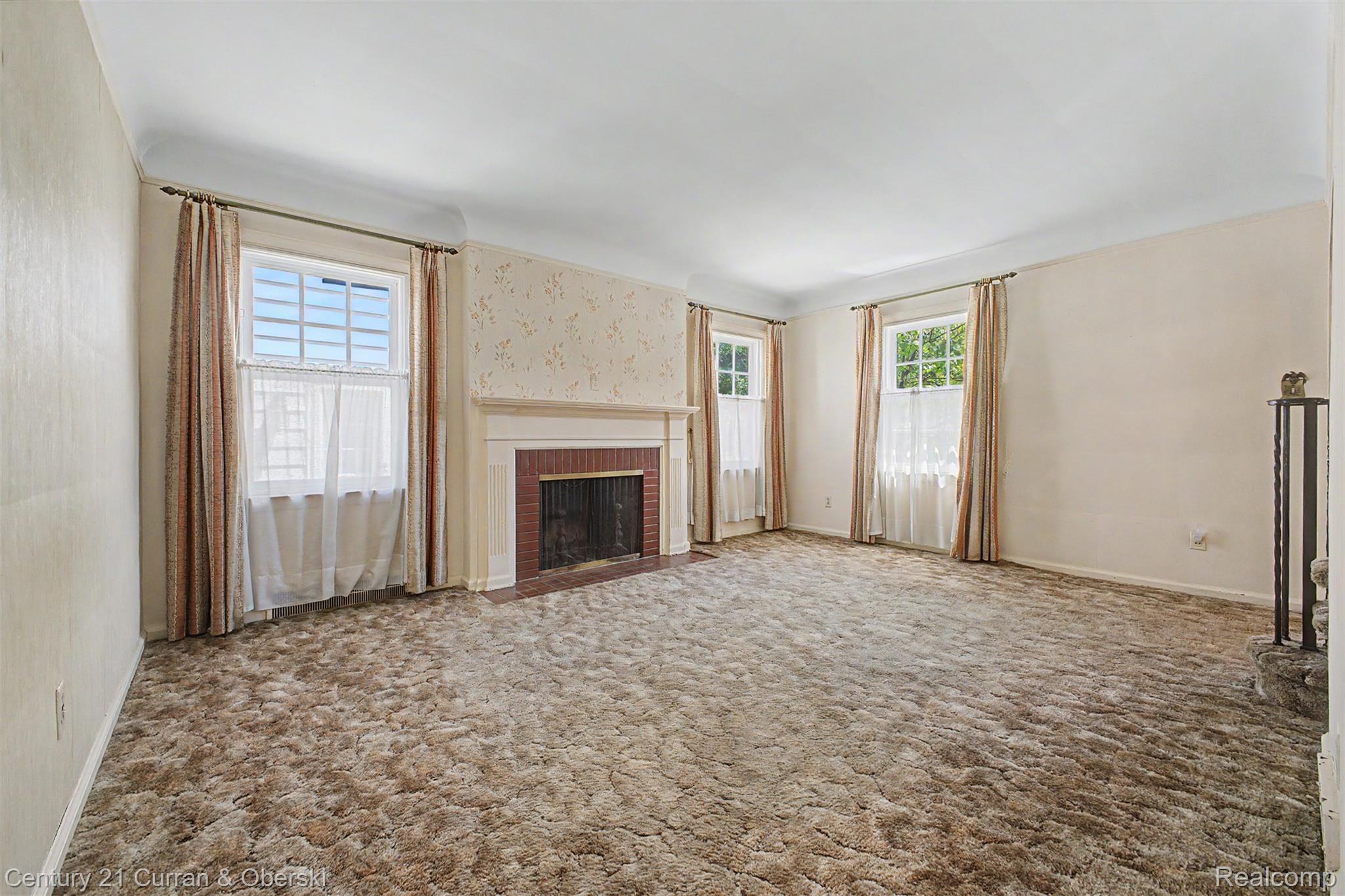 19036 Outer Drive