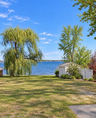 1711 E LAKE DR, NOVI, MI 48377 - Image e754d6c6d3ea4c8d6005dc4e48616350/1766658304
