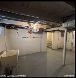 21415 Woodside Avenue