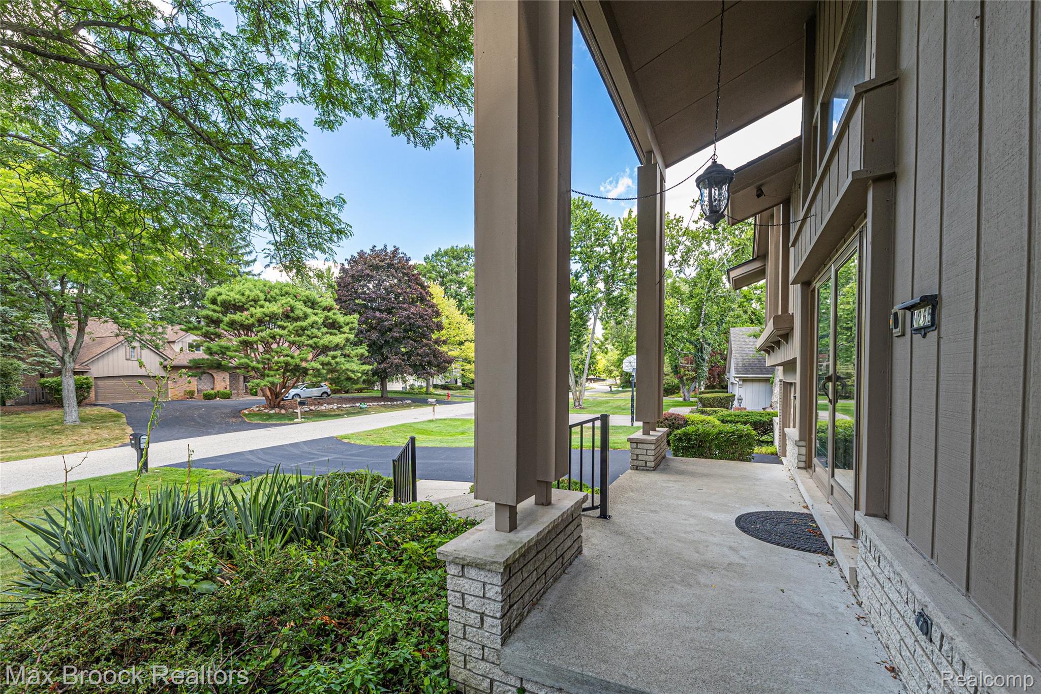 3265 Bloomfield Shore Drive