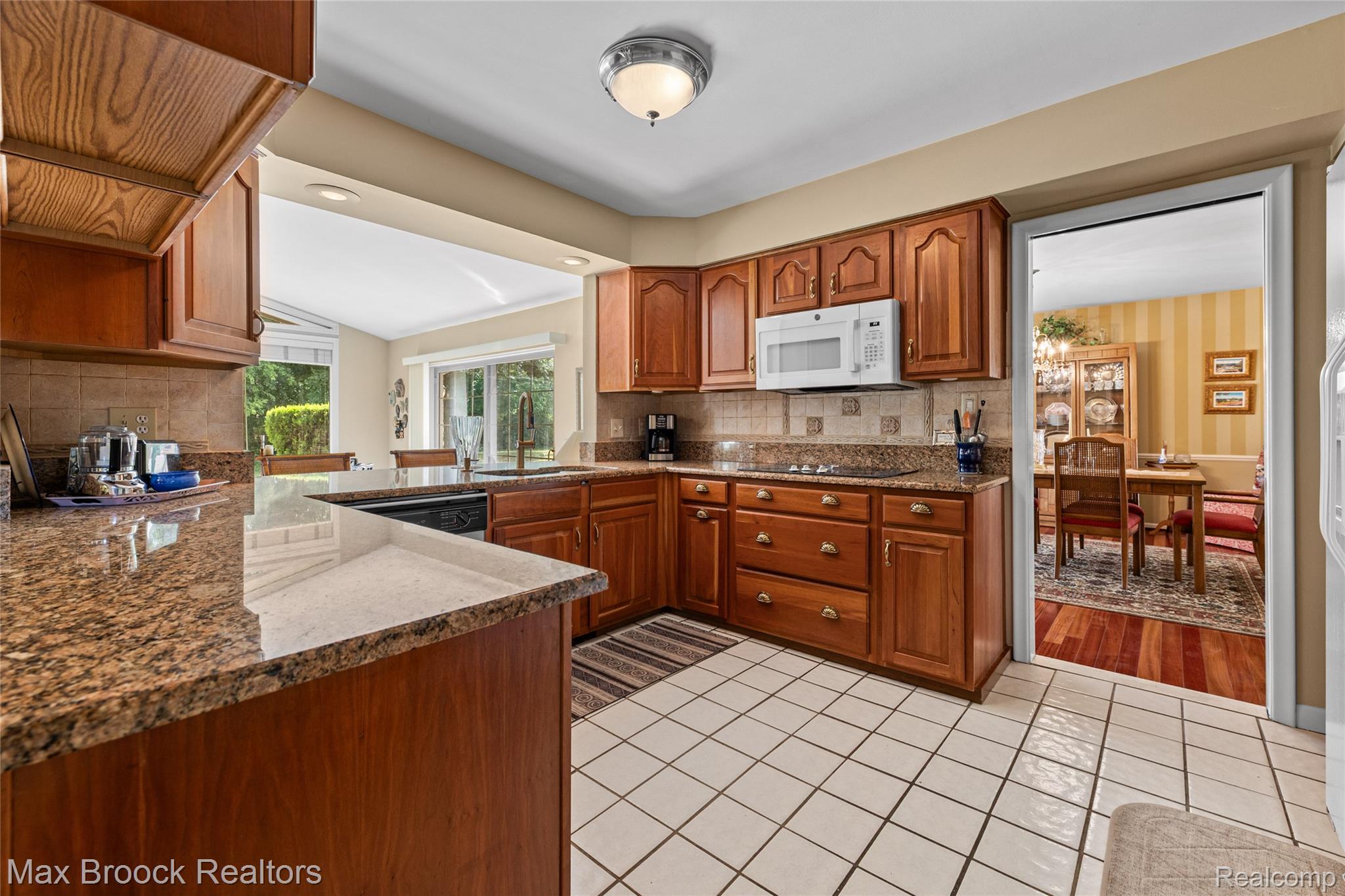 3265 Bloomfield Shore Drive