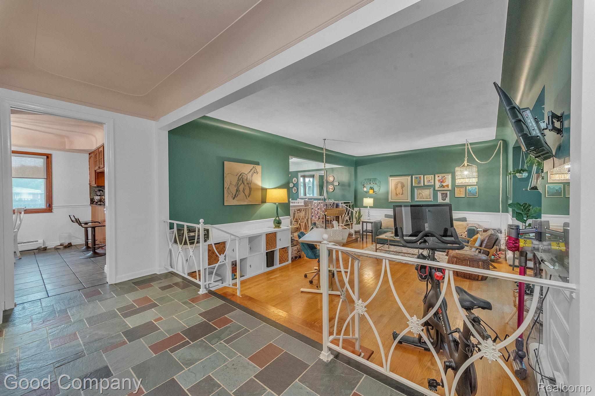5092 Galaxy Drive