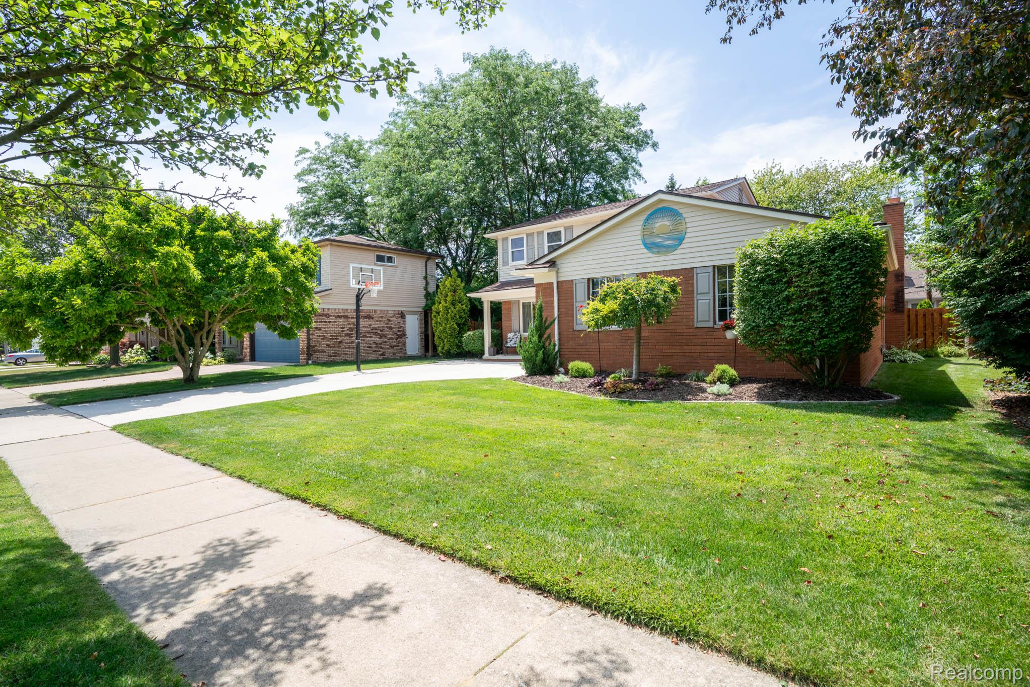 1552 Glen Lane