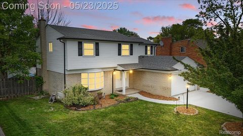 17380 NADORA Street Southfield City MI 48076