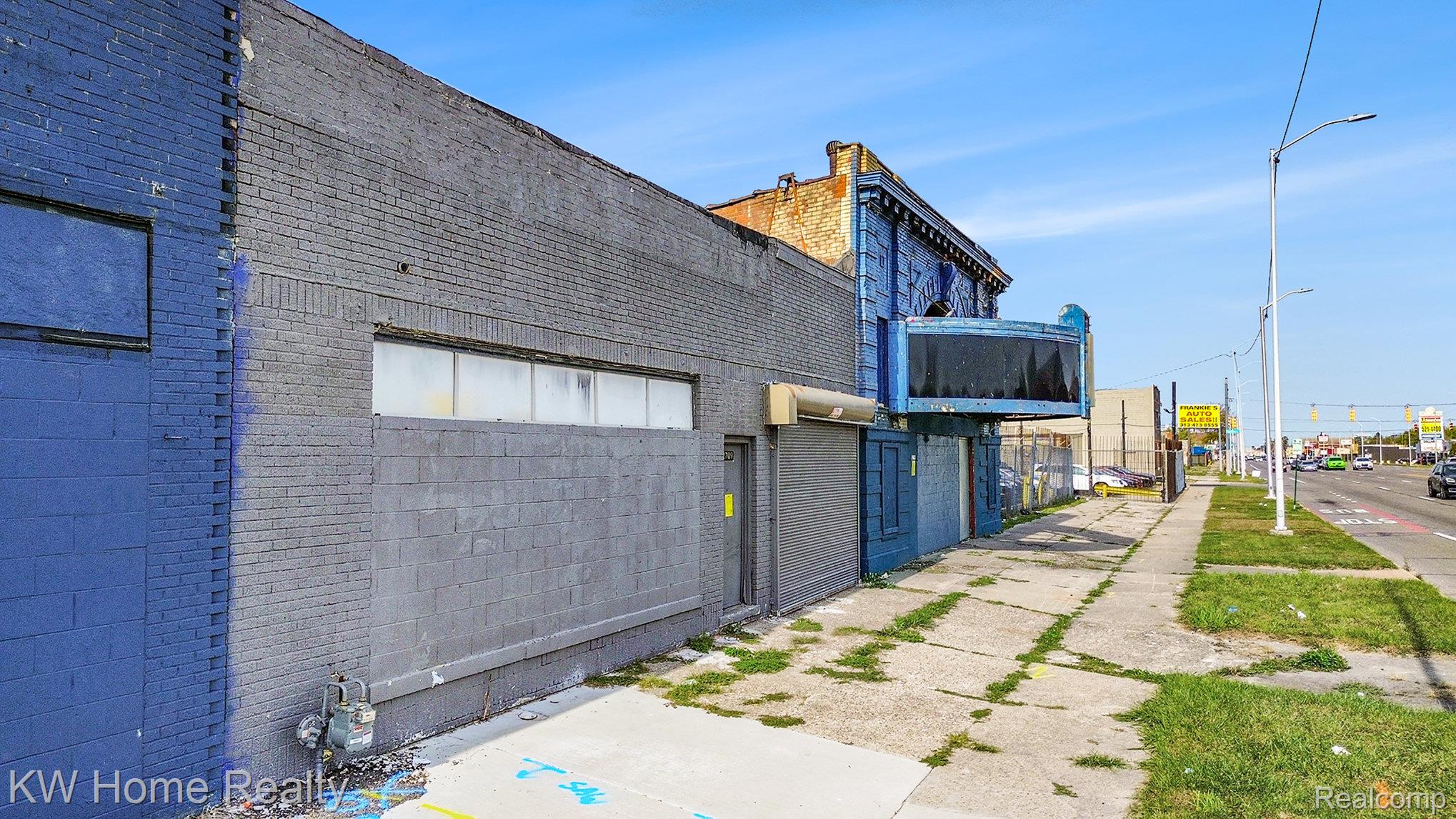 12709 GRATIOT Avenue