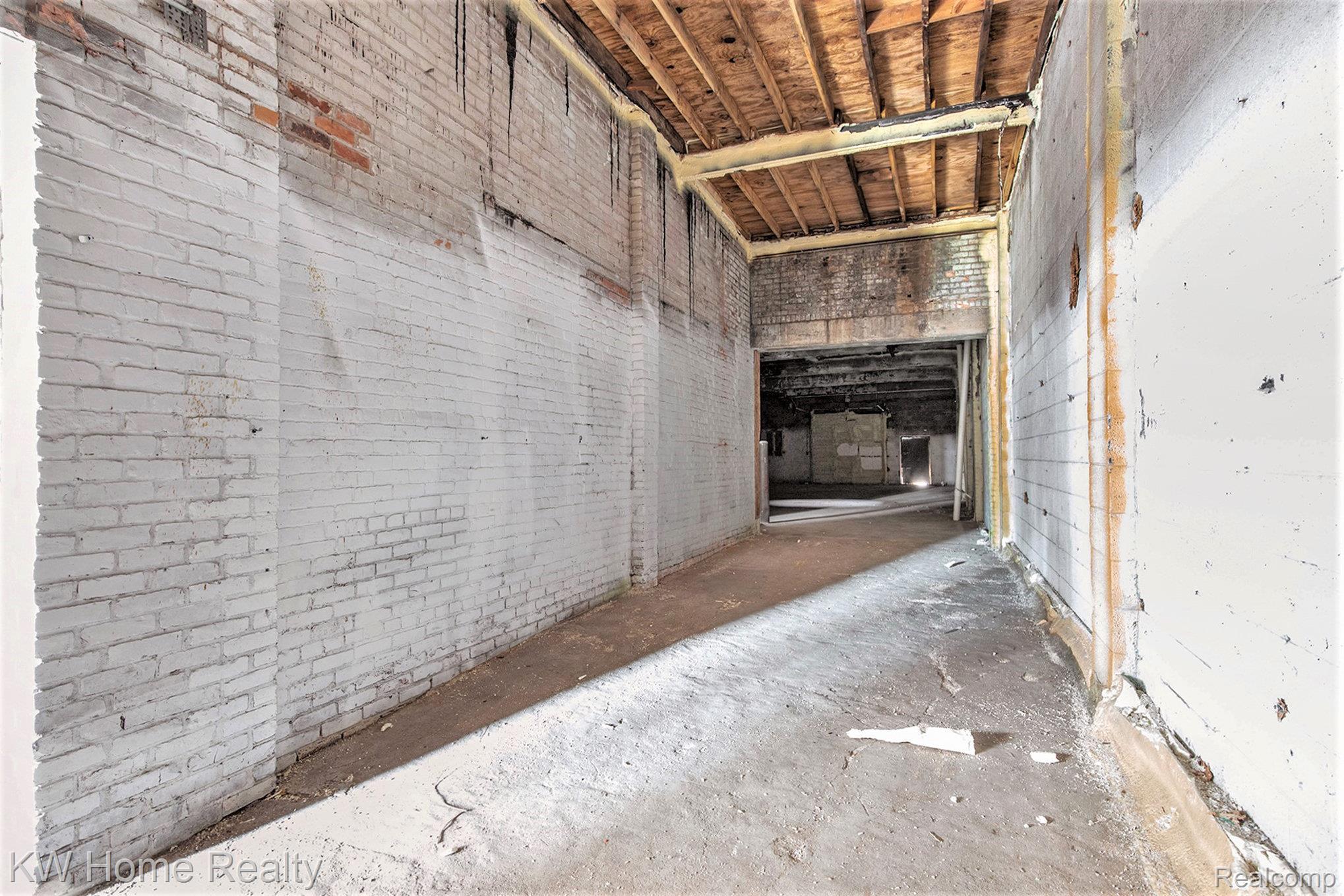 12709 GRATIOT Avenue